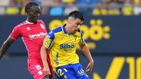 Tom&aacute;s Alarc&oacute;n durante el C&aacute;diz CF - CD Tenerife | CCF