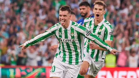 Gio Lo Celso celebra uno de los dos goles anotados en el Real Betis - Getafe CF | Salvador L&oacute;pez Medina para El MIRA