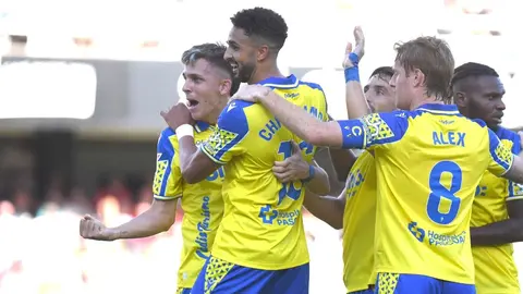 Los jugadores del C&aacute;diz CF celebran el segundo gol de Chris Ramos ante el FC Cartagena | CCF