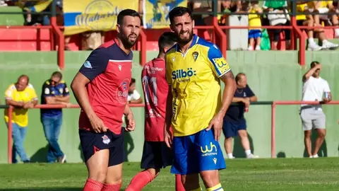 Cristian Glauder en el partido amistoso que disput&oacute; el C&aacute;diz CF ante el Barbate | CCF