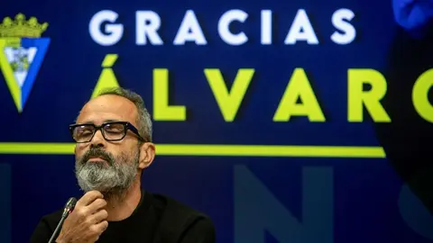 &Aacute;lvaro Cervera, visiblemente afectado en su despedida del C&aacute;diz CF | CCF