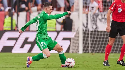 Gio Lo Celso durante El Gran Derbi entre Sevilla FC y Real Betis | Salvador L&oacute;pez Medina para El MIRA