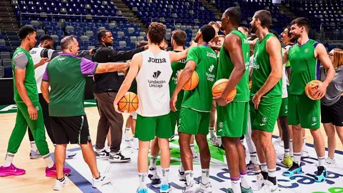 Ibon Navarro prepara a Unicaja Baloncesto en un entrenamiento "m&aacute;s duro que el partido del Bar&ccedil;a"