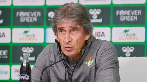 Manuel Pellegrini en rueda de prensa | Salvador L&oacute;pez Medina para El MIRA