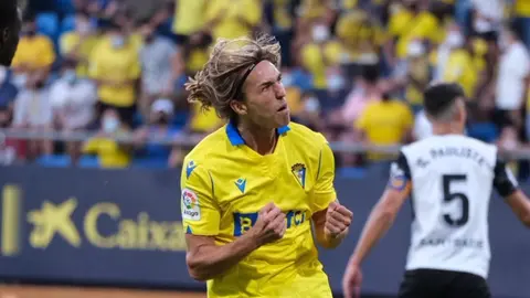 Pedro Benito debut&oacute; con el primer equipo cadista en un C&aacute;diz CF - Valencia CF | @PedroBenito9