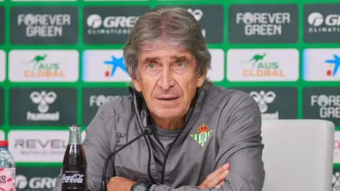 Manuel Pellegrini en rueda de prensa | Salvador L&oacute;pez Medina para El MIRA