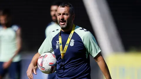 Diego Mart&iacute;nez durante un entrenamiento de la UD Las Palmas | UDLP