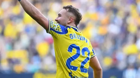 Javi Ontiveros celebra el 1-0 en el C&aacute;diz CF - C&oacute;rdoba CF | CCF