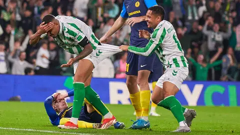 Natan y Vitor Roque en el Real Betis - Celje | Salvador L&oacute;pez Medina para El MIRA