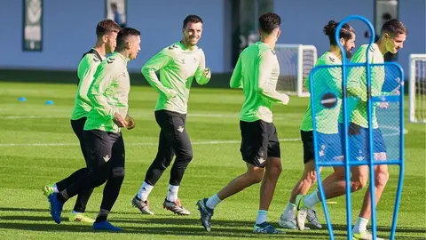 Gio Lo Celso e Isco en un entrenamiento del Real Betis | Salvador L&oacute;pez Medina para El MIRA