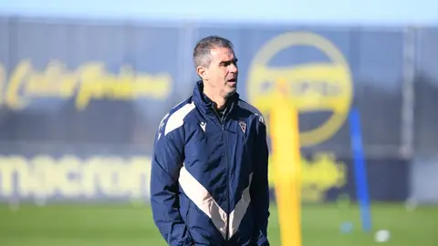 Gaizka Garitano durante un entrenamiento del C&aacute;diz CF | CCF