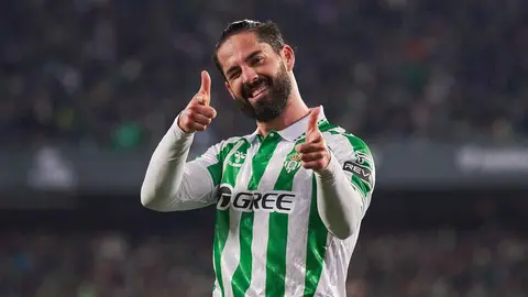 Isco celebra su gol en el Real Betis -Rayo Vallecano | Salvador L&oacute;pez Medina para El MIRA
