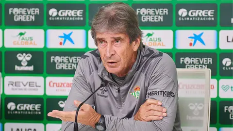 Manuel Pellegrini en rueda de prensa | Salvador L&oacute;pez Medina para El MIRA