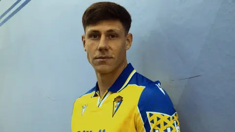 Iker Recio, primer fichaje invernal del C&aacute;diz CF | CCF