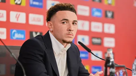 Rub&eacute;n Vargas en su presentaci&oacute;n con el Sevilla FC | Salvador L&oacute;pez Medina para El MIRA