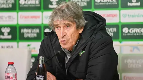 Manuel Pellegrini en la rueda de prensa al Mallorca - Real Betis | Salvador L&oacute;pez Medina para El MIRA
