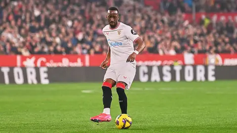 Lukebakio en un partido con el Sevilla FC | Salvador L&oacute;pez Medina para El MIRA