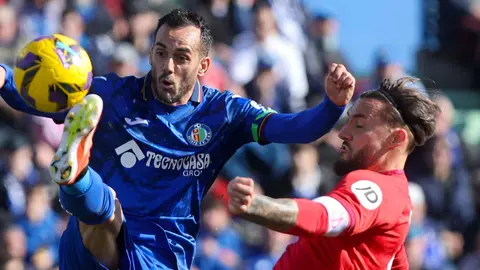 Juanmi y Gudelj en el Getafe CF - Sevilla FC | @LaLiga