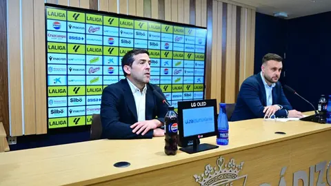 Juanjo Lorenzo y Juan Cala en la rueda de prensa posterior al mercado de fichajes del C&aacute;diz CF | CCF