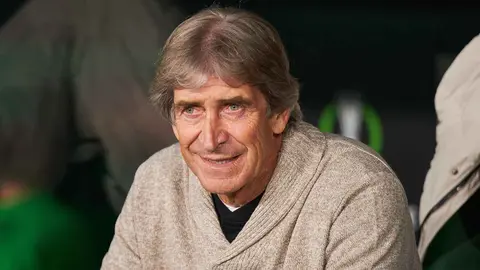 Manuel Pellegrini en un encuentro de Conference League con el Real Betis | Salvador L&oacute;pez Medina para El MIRA