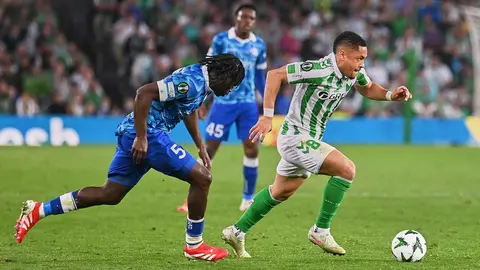 Vitor Roque en el Real Betis - Gent | Salvador L&oacute;pez Medina para El MIRA