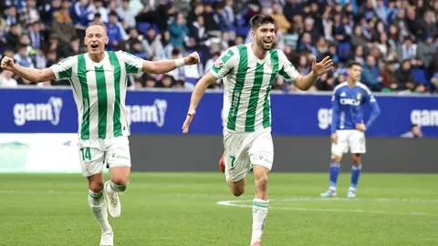 Th&eacute;o Zidane y Nikolay Obolskiy celebran un gol en el Real Oviedo - C&oacute;rdoba CF | CCF