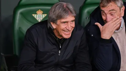 Manuel Pellegrini y Rub&eacute;n Cousillas en el Real Betis - Real Madrid | Salvador L&oacute;pez Medina para El MIRA