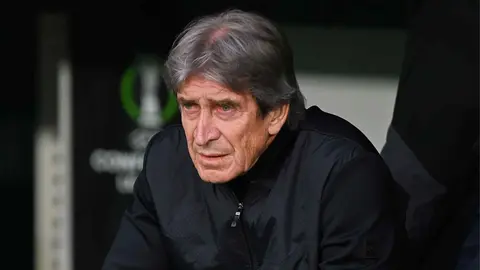 Manuel Pellegrini en el Real Betis - Vitoria Guimaraes | Salvador L&oacute;pez Medina para El MIRA
