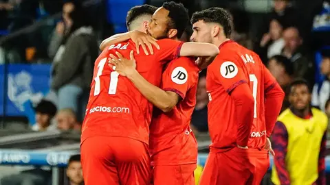 Los jugadores del Sevilla FC celebran el gol de Chidera Ejuke ante la Real Sociedad | SFC