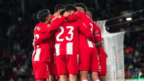 Los jugadores de la UD Almer&iacute;a celebran un gol en el feudo rojiblanco | UDA