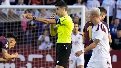 Mateo Busquets Ferrer ser&aacute; el encargado de pitar el Real Betis - Sevilla FC | LaLiga