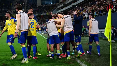 Los jugadores del C&aacute;diz CF celebran uno de los goles ante el FC Cartagena | CCF