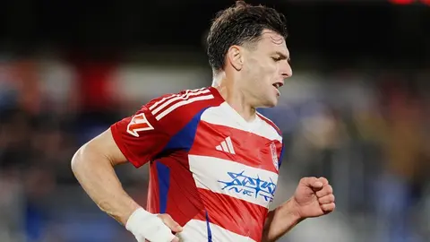 Lucas Boy&eacute; celebra su gol en el CD Tenerife - Granada CF | GCF