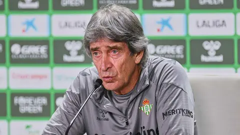 Manuel Pellegrini en rueda de prensa | Salvador L&oacute;pez Medina para El MIRA