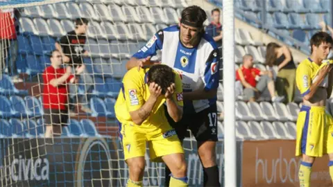 El C&aacute;diz CF descendi&oacute; a Segunda B en la temporada 07/08 tras empatar ante el H&eacute;rcules CF