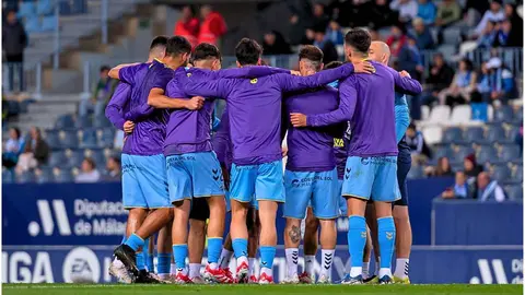 El vestuario del M&aacute;laga CF respalda a Sergio Pellicer, uno de los pocos supervivientes de Segunda