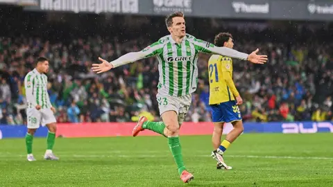 Diego Llorente celebra su gol en el Real Betis - UD Las Palmas | Salvador L&oacute;pez Medina para El MIRA