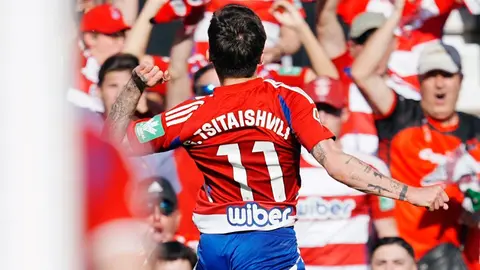 Tsitaishvili celebra el gol anotado en el Granada CF - Elche CF | GCF
