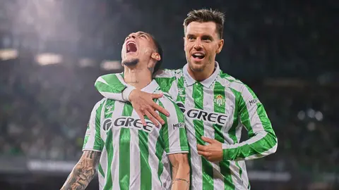 Antony y Lo Celso en el Real Betis - Fiorentina | Salvador L&oacute;pez Medina para El MIRA