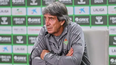 Manuel Pellegrini en la rueda de prensa previa al Espanyol - Real Betis | Salvador L&oacute;pez Medina para El MIRA