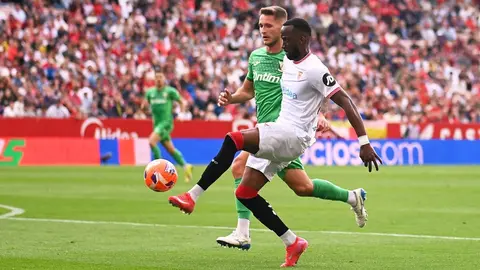 Dodi Luk&eacute;bakio en el Sevilla FC - CD Legan&eacute;s | Salvador L&oacute;pez Medina para El MIRA