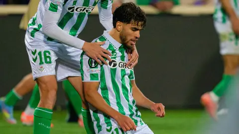 Abde celebra su gol en el Fiorentina - Real Betis | @RealBetis