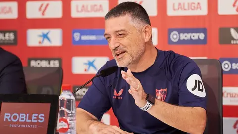 Garc&iacute;a Pimienta en la rueda de prensa previa al partido ante el Villarreal CF | Salvador L&oacute;pez Medina para El MIRA