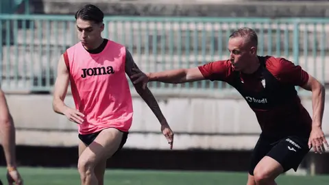 &Aacute;lex Sala y Obolskiy durante un entrenamiento del C&oacute;rdoba CF | CCF