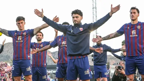 Sergio Ortu&ntilde;o lidera a los suyos tras un partido del CD Eldense | CDE