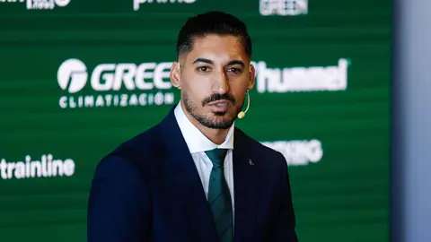 &Aacute;lvaro Valles en su presentaci&oacute;n con el Real Betis | Andr&eacute;s G&oacute;ngora para El MIRA