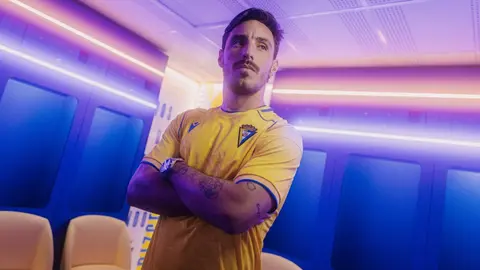 Iza Carcel&eacute;n, renovado con el C&aacute;diz CF hasta 2027 | CCF