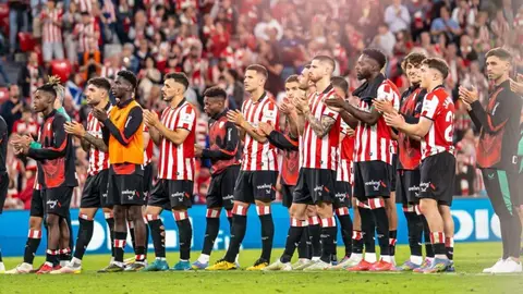 Los jugadores del Athletic Club tras un partido en San Mam&eacute;s | ATH
