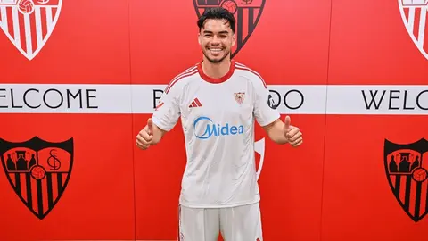 Gabriel Suazo en su presentaci&oacute;n con el Sevilla FC | Salvador L&oacute;pez Medina para El MIRA
