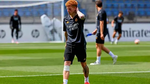 Un giro inesperado hace que el M&aacute;laga CF frene la operaci&oacute;n de Jeremy de Le&oacute;n